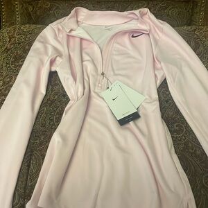 Active Nike pullover ( new in good condition never worn !! ) Light Pink, Xs